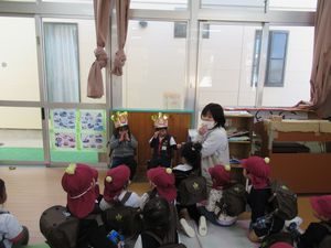 １２月の誕生会を行いました 岡山市の幼稚園型認定こども園 私立つしま幼稚園