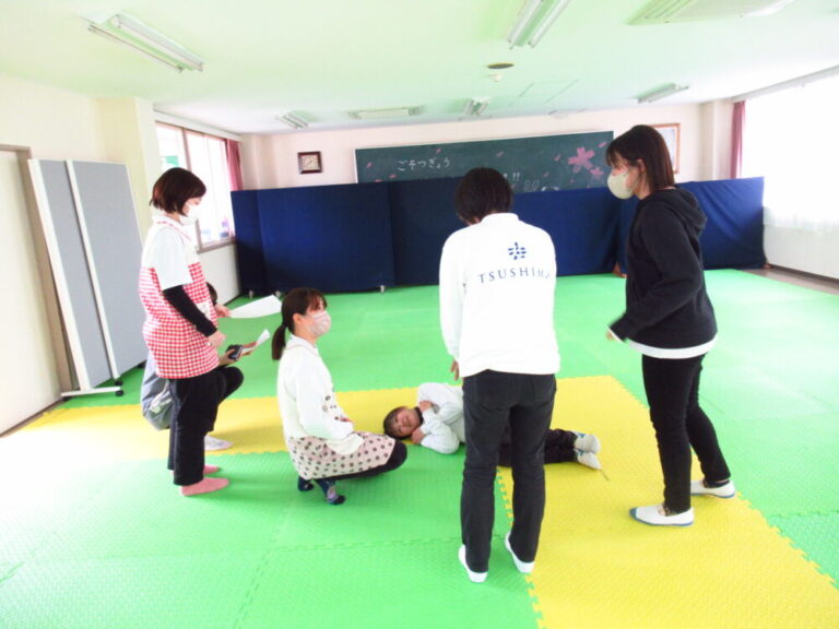 小児へのエピペン注射の仕方